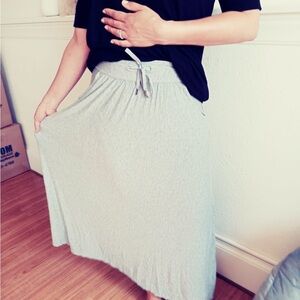 Athletha Elegant Gray Women's Skirt